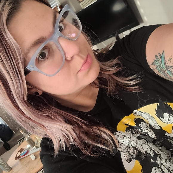 Meet your Posher, Stephanie - Picture 1 of 1